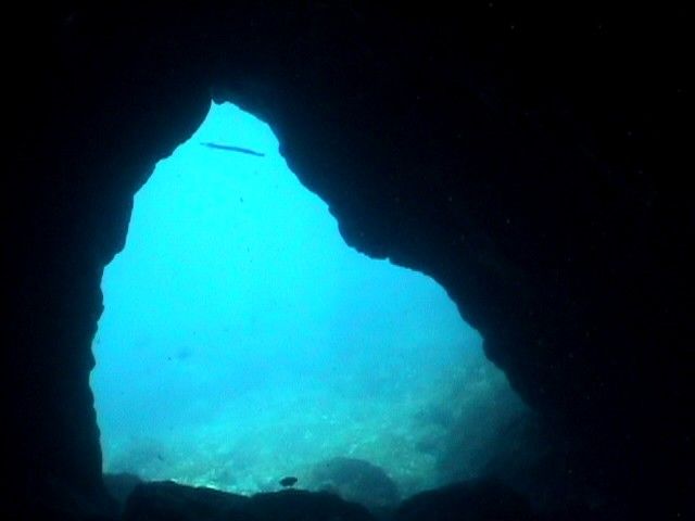 Boca de salida de una de las cuevas de Tacorón.
