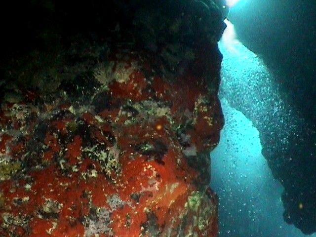 Pasadizo de entrada a las cuevas de Tacorón.